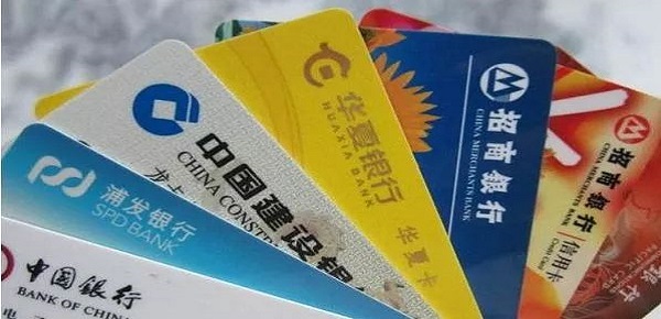 华夏精英足球白金卡怎么样？有哪些活动大礼包？