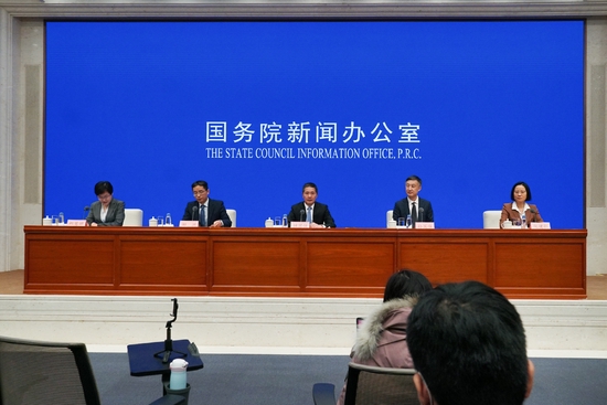 央行谈数字人民币试点：开立个人钱包2.6亿个，交易额超875亿