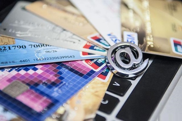 信用卡逾期几天会影响征信？超过这个时间要注意！