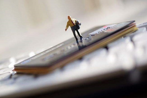 信用卡怎么在手机上办理？做好这几点轻松下卡！